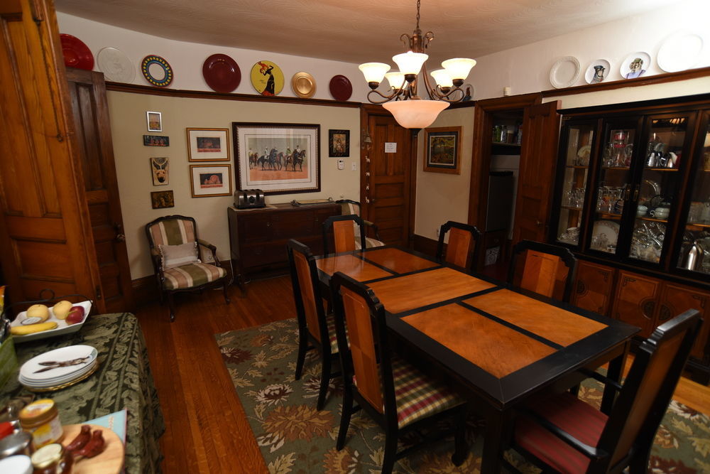 Elliott House Bed & Breakfast โตรอนโต ภายนอก รูปภาพ
