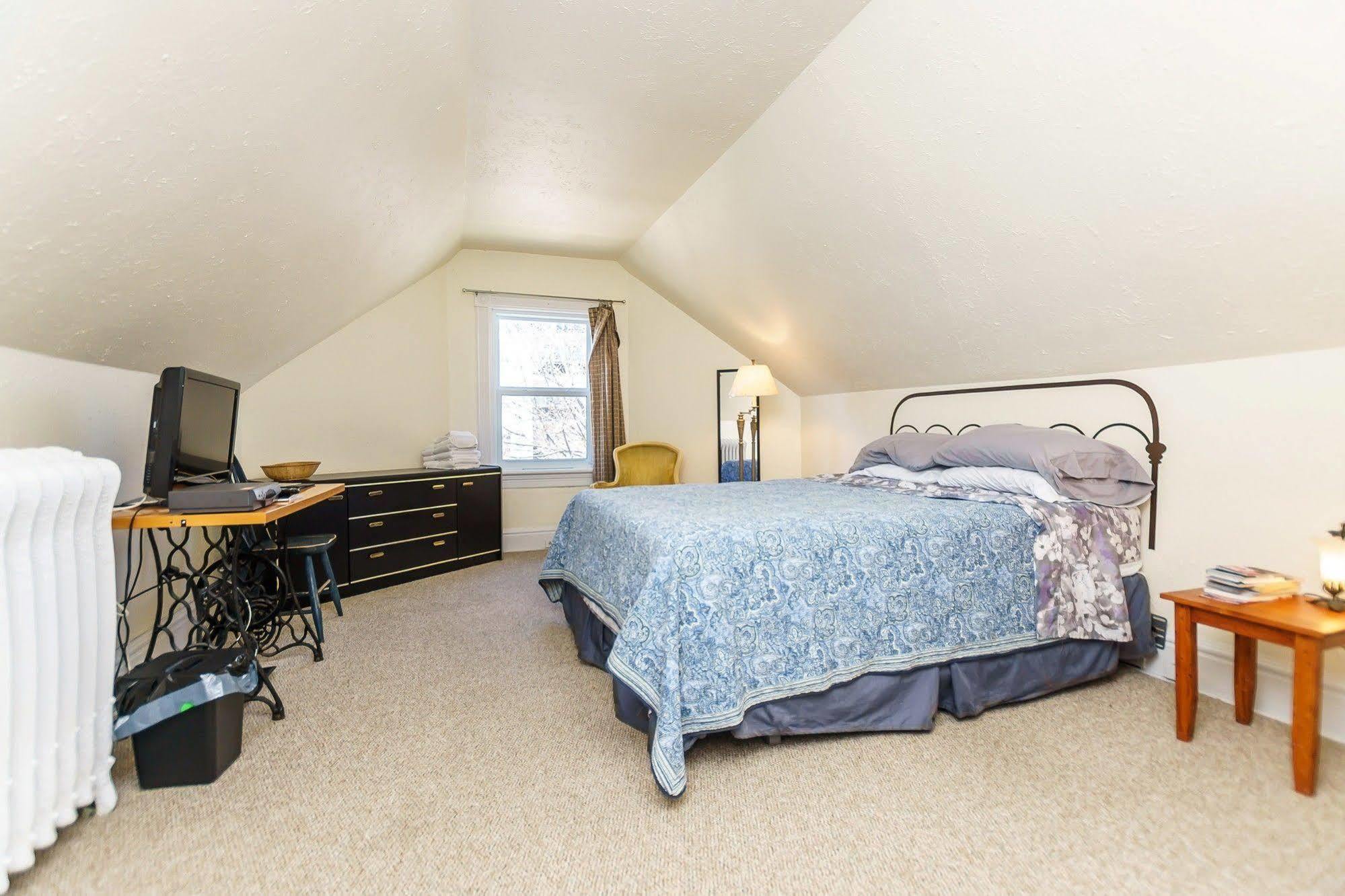 Elliott House Bed & Breakfast โตรอนโต ภายนอก รูปภาพ